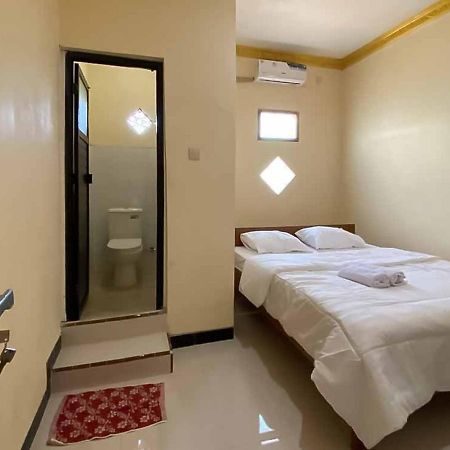 Palace Syariah Homestay Redpartner Бануванги Екстериор снимка
