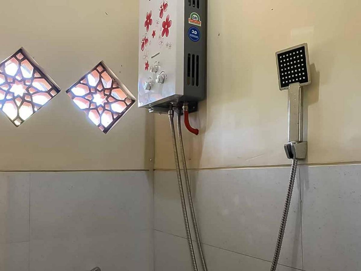Palace Syariah Homestay Redpartner Бануванги Екстериор снимка
