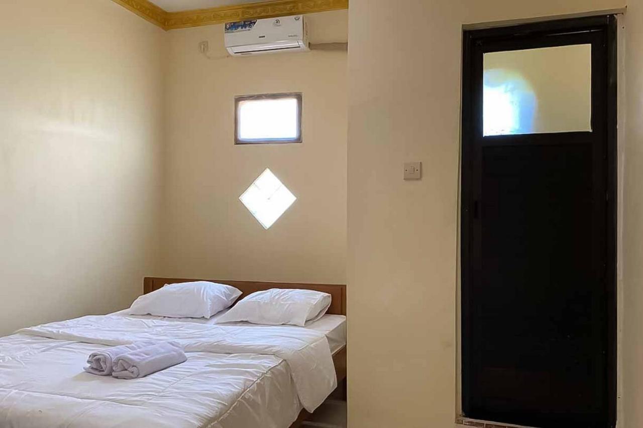 Palace Syariah Homestay Redpartner Бануванги Екстериор снимка